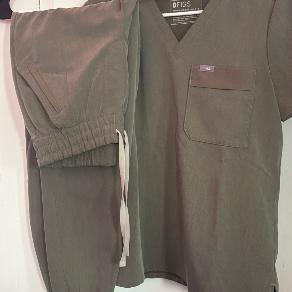Figs Olive Green Scrub Set